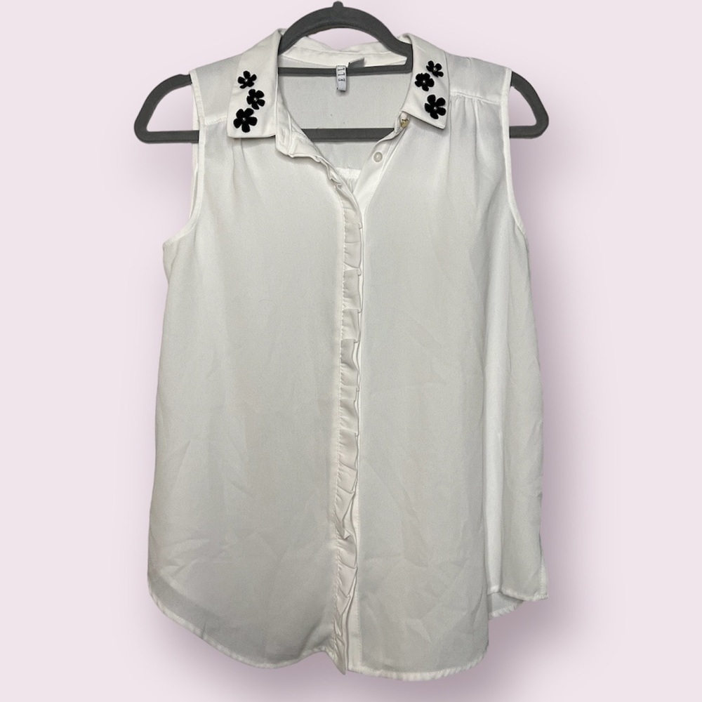 ELLE White Blouse with Black 3D Flower Collar XS